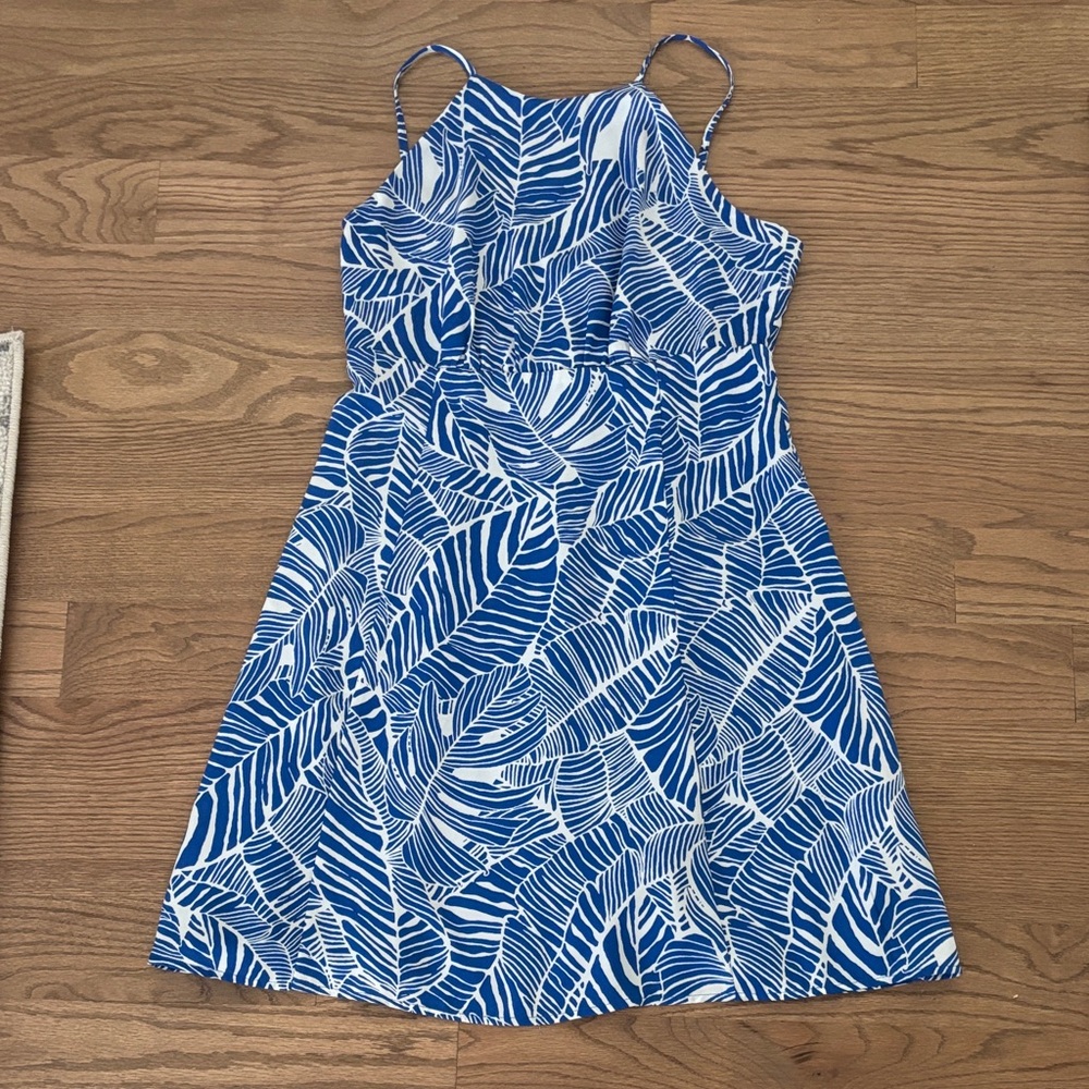 19 Cooper Blue and White Leaf Print Dress